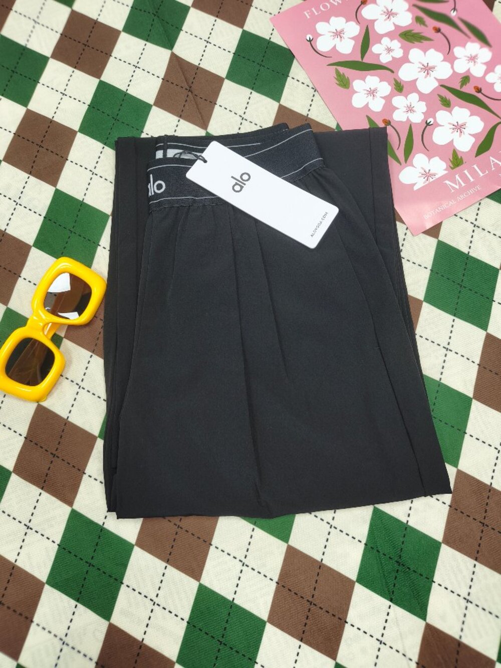 Alo Yoga Black Suit Up Trouser NWT (Regular) - Suitable for all seasons🌱🍂 - Picture 3 of 7